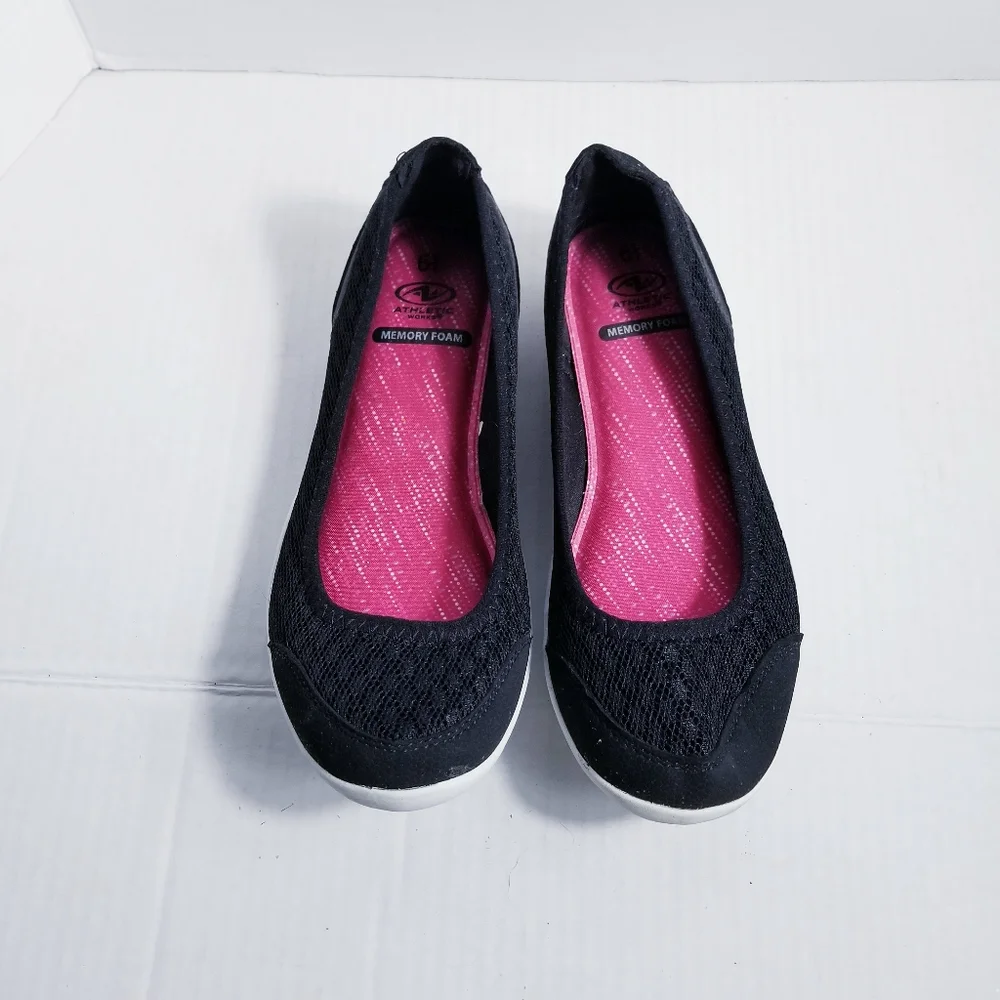ATHLETIC WORKS SLIP ON BLACK AND WHITE SHOES SIZE 6.5